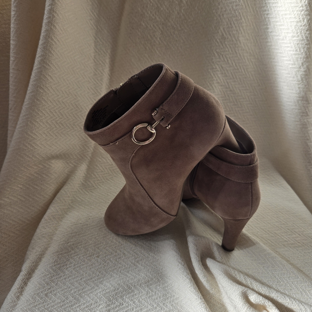 Elegant Brown Ankle Boots